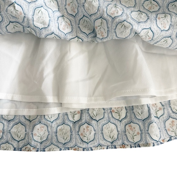 Hyacinth House Rosaleigh Blue Trellis Floral Blouse Tuckernuck Size S - Picture 10 of 14